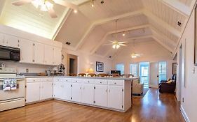 Barefoot Bungalow Edisto Beach